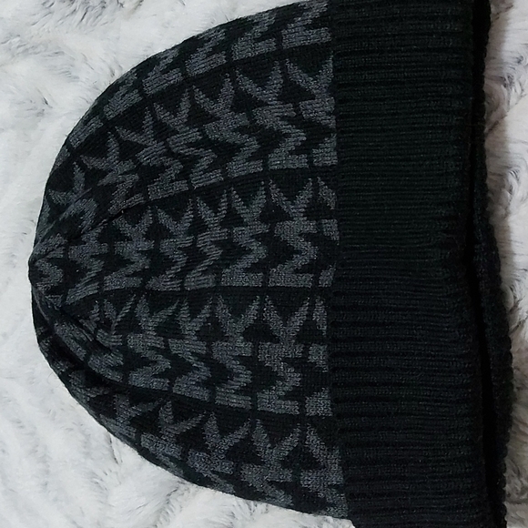 Michael Kors  Winter Hat - Picture 1 of 5